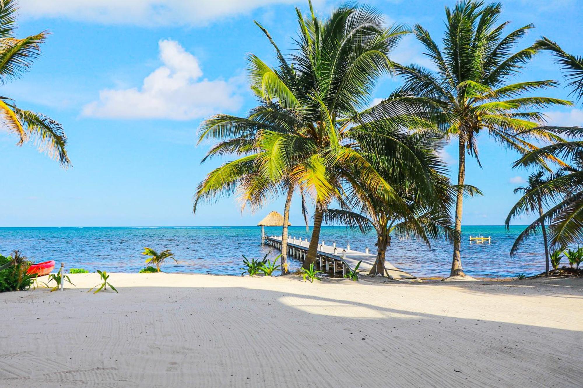 Blue Water Beach Villas San Pedro  Zimmer foto